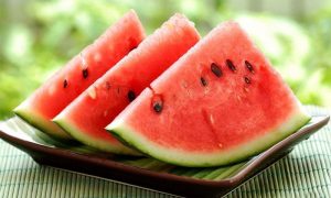 Read more about the article گرم موسم کی اس سوغات کو کھانا کیوں ضروری ہے؟