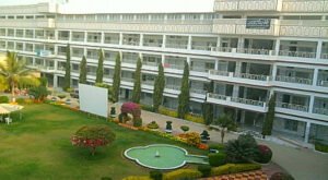 Read more about the article مدرسہ اور یونیورسٹی کا تاریخی تعلق